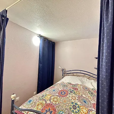Sainte-maxime: Mezzanine 4 Couchages A 50m De La - Fr-1-226-547 アパート *